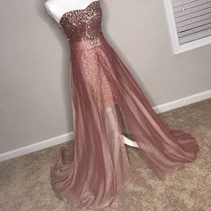 Stunning two piece set Prom dress!